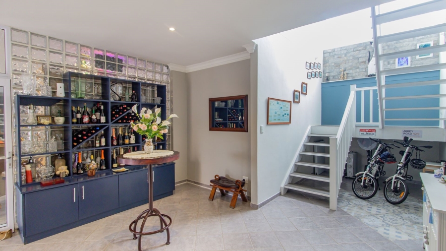 4 Bedroom Property for Sale in Yzerfontein Rural Western Cape